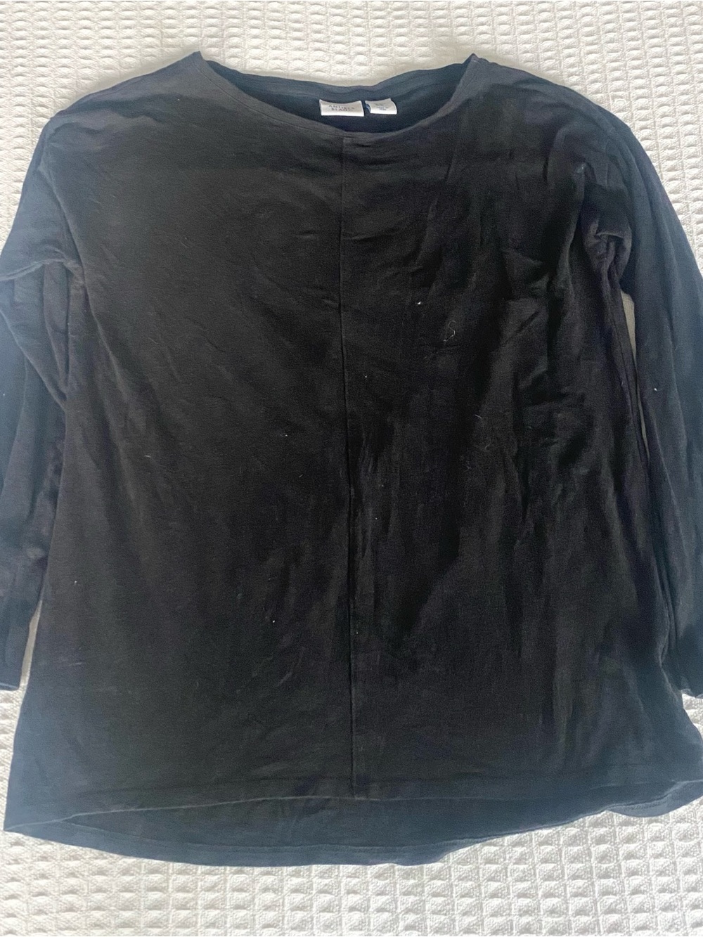 Antibes Blanc Women's Black Long Sleeve Tee Medium